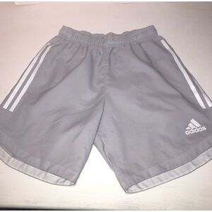 Adidas Men's Aeroready Gray Shorts, Medium, pre-owned condition, pet/smoke free